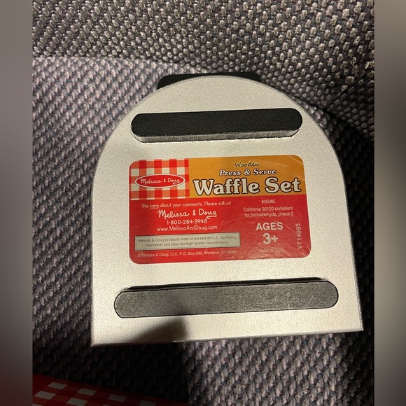 Melissa & Doug Wooden Waffle Set - Picture 3 of 6
